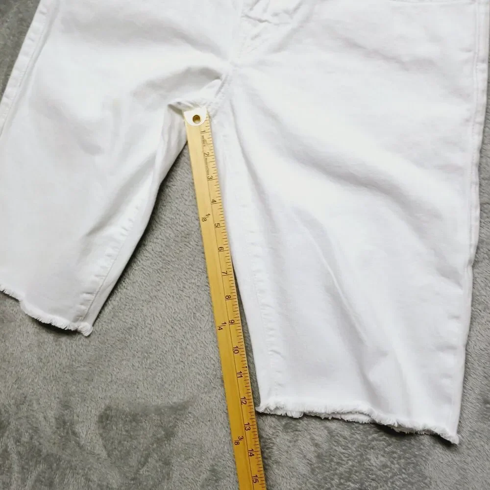 True Religion Ricky W/Flap Men's White Relaxed Straight  Denim Shorts Size 30